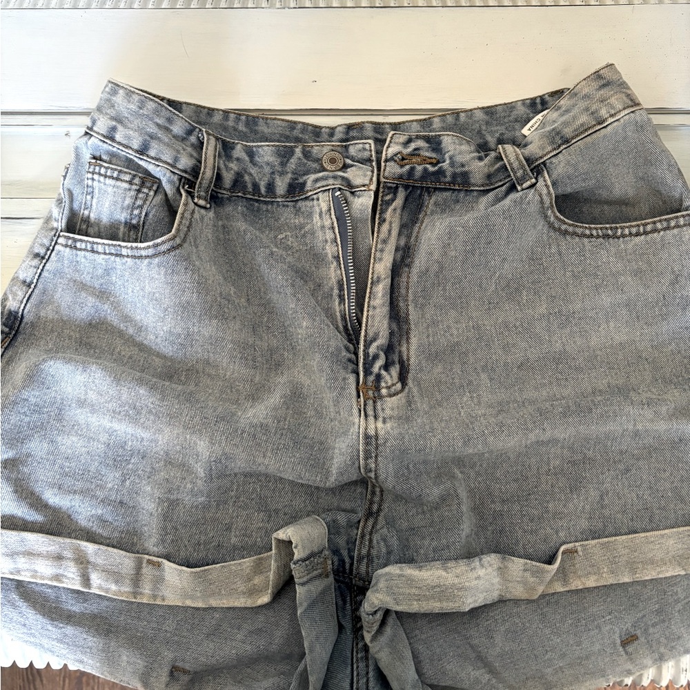 Thrift find mom shorts, size large. Stretchy and high rise, summer find
